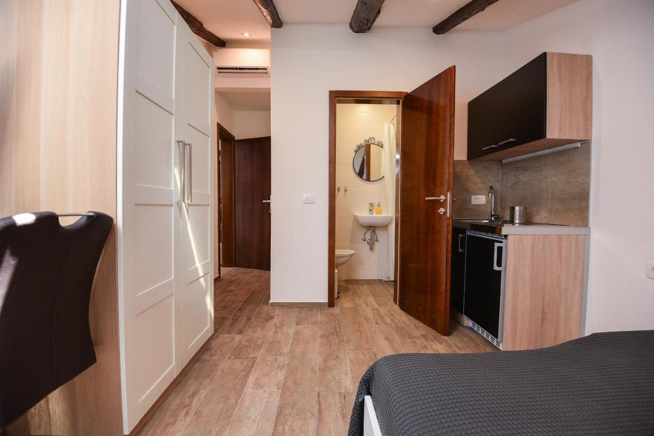 Old Town Inn Πούλα Εξωτερικό φωτογραφία
