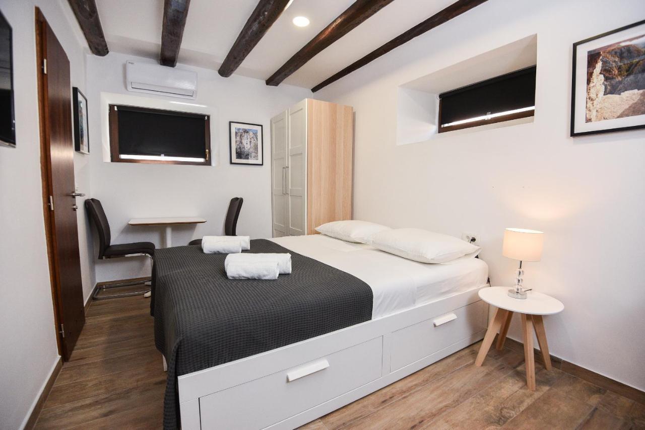 Old Town Inn Πούλα Εξωτερικό φωτογραφία